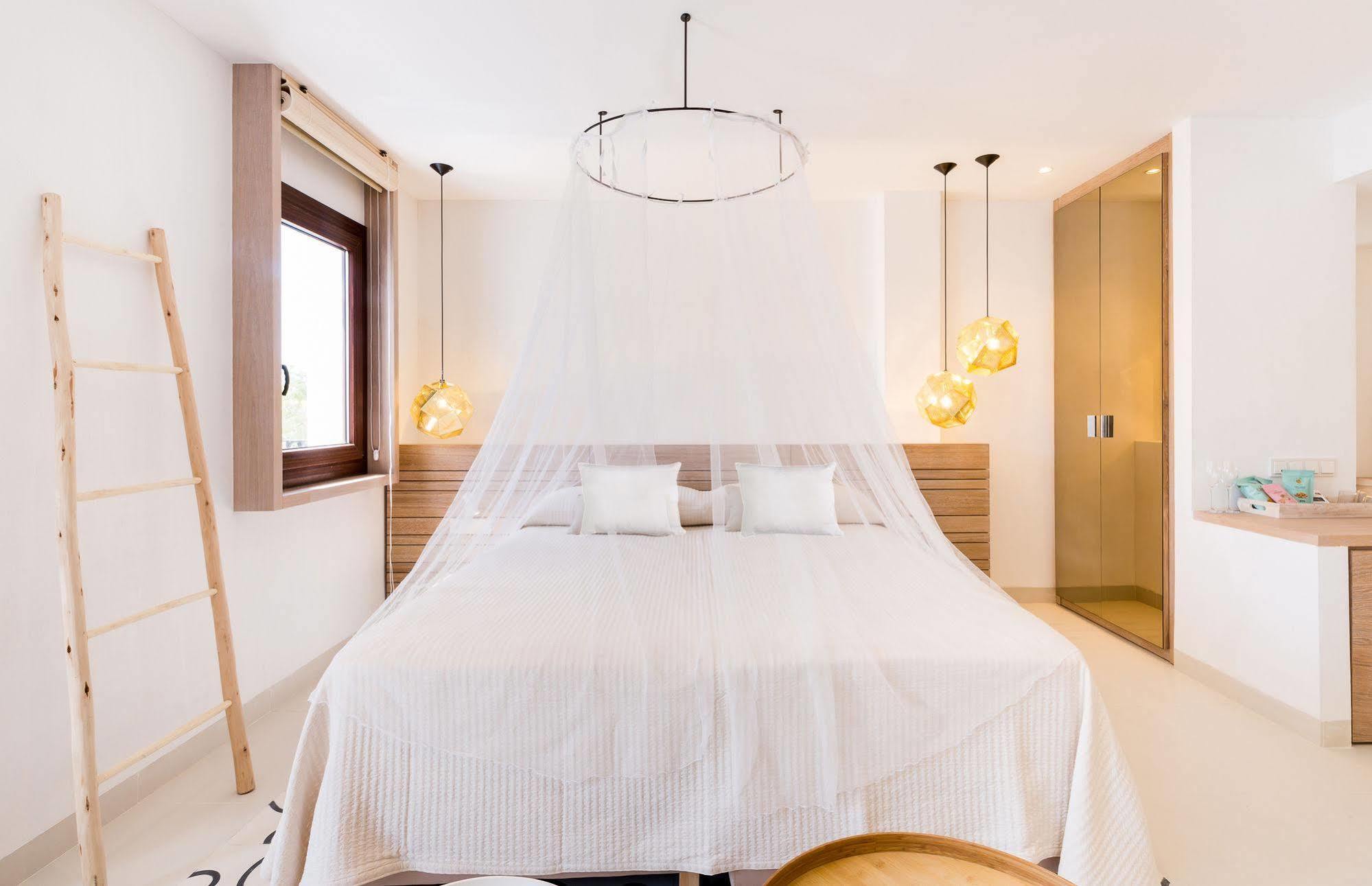 Gatzara Suites Santa Gertrudis Santa Gertrudis  Extérieur photo