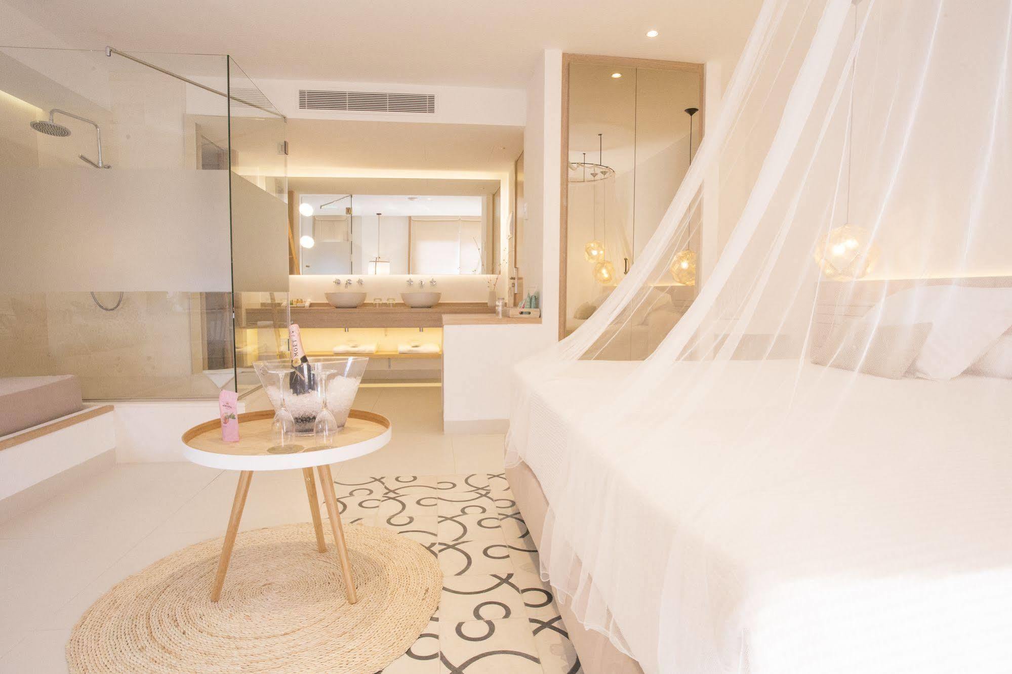 Gatzara Suites Santa Gertrudis Santa Gertrudis  Extérieur photo